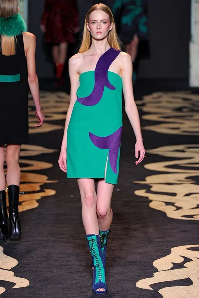 Look 17